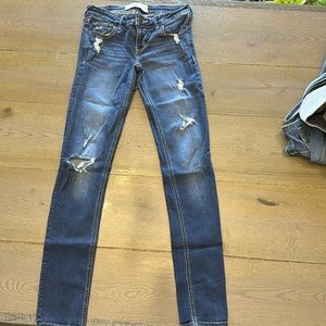 Hollister size 3R low rise skinny jeans, dark wash